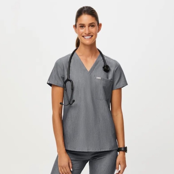 Figs Women’s Catarina One Pocket Scrub Top Graphite Gray size Small Core Color - Picture 1 of 11
